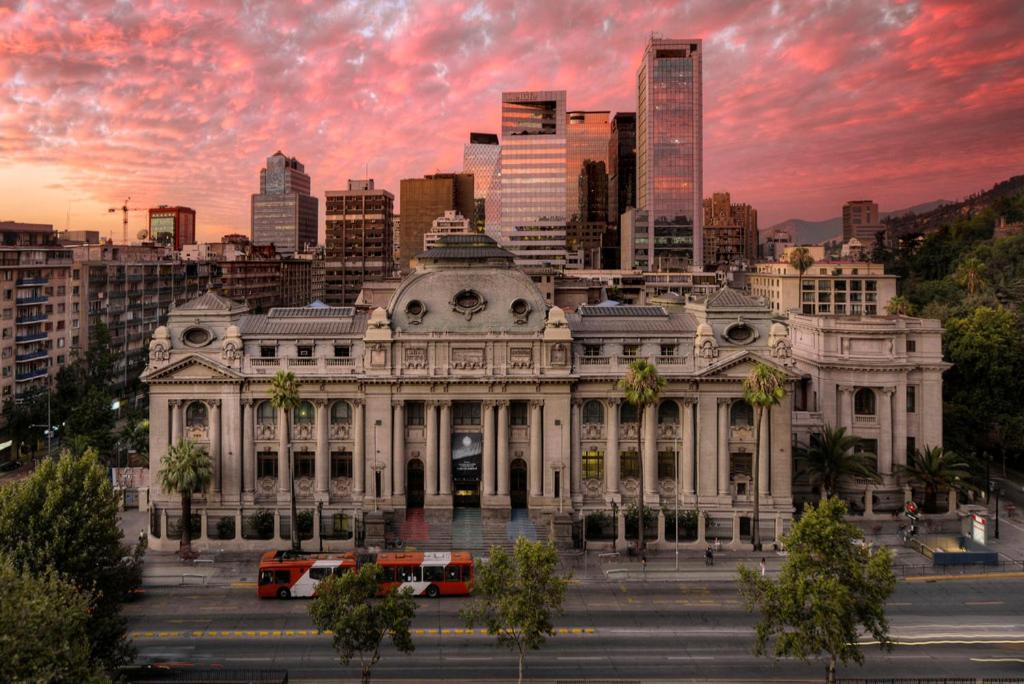Depto 707 Excelente Ubicacion Metro Sta Lucia, Barrio Paris Londres Centro Santiago Apartment ภายนอก รูปภาพ
